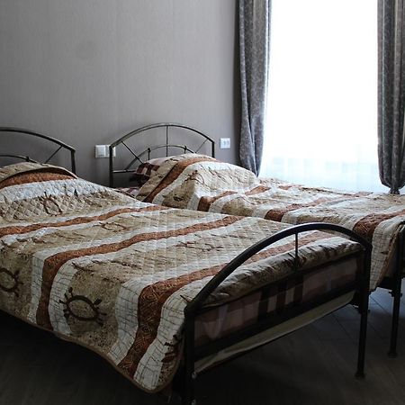Guest House On Gia Abesadze Street Tbilisi Eksteriør bilde