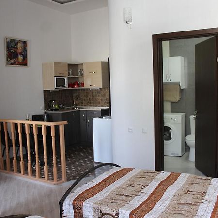 Guest House On Gia Abesadze Street Tbilisi Eksteriør bilde