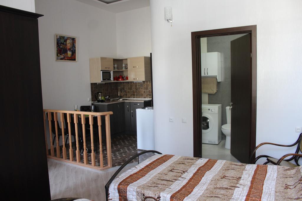 Guest House On Gia Abesadze Street Tbilisi Eksteriør bilde
